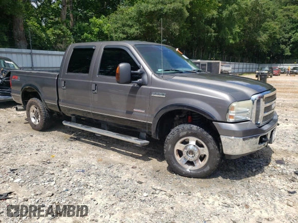 2005 Ford F-250 XL with VIN 1FTSW21P25EC64412, listed as a Copart auction lot 61992935 with 165,296 mi miles and Salvage title. Bid and sale history available at DreamBid. Image 4.