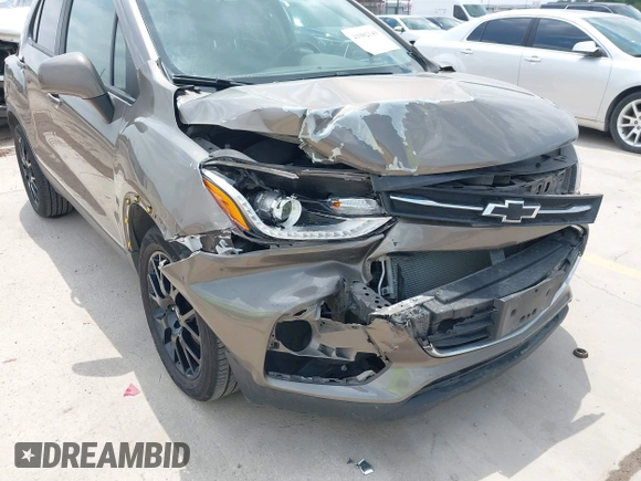 2021 Chevrolet Trax LT with VIN KL7CJLSBXMB359468, listed as a IAAI auction lot 41982149 with 199,685 mi miles and . Bid and sale history available at DreamBid. Image 6.