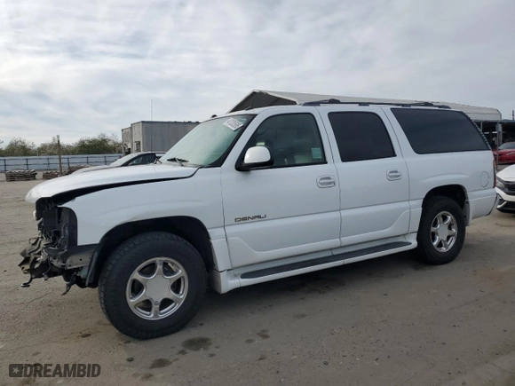 2005 GMC Yukon XL Denali with VIN 1GKFK66U35J241851, listed as a Copart auction lot 47320595 with NaN miles and Salvage Title. Bid and sale history available at carsss.com. Image 1.