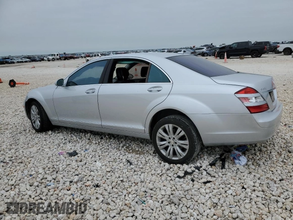 2008 Mercedes-Benz S 550 with VIN WDDNG71X08A235595, listed as a Copart auction lot 51145505 with 218,269 mi miles and Salvage Title. Bid and sale history available at DreamBid. Image 2.
