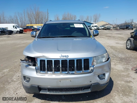 2011 Jeep Grand Cherokee Limited with VIN 1J4RR5GT9BC510322, listed as a IAAI auction lot 42003802 with 211,684 mi miles. Bid and sale history available at carsss.com. Image 12.