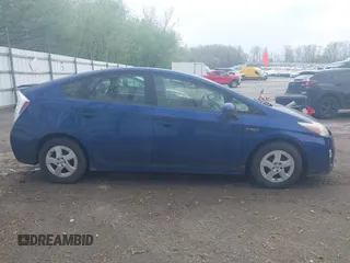 2011 Toyota Prius I z VIN JTDKN3DU5B5335656, wystawiony jako IAAI lot #42177792 z przebiegiem 290 104 mil mil oraz . Historia ofert i sprzedaży dostępna na DreamBid. Obrazek 13.