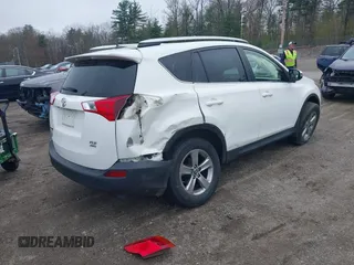 2015 Toyota RAV4 XLE z VIN JTMRFREV4FJ015019, wystawiony jako IAAI lot #42171898 z przebiegiem 125 814 mil mil oraz . Historia ofert i sprzedaży dostępna na DreamBid. Obrazek 4.
