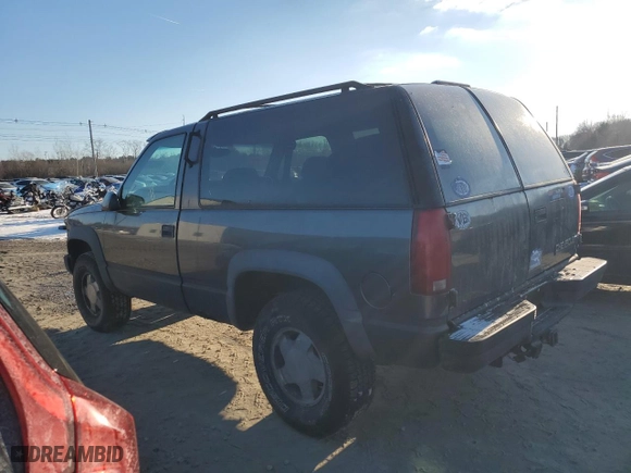 1999 Chevrolet Tahoe with VIN 3GNEK18R4XG120020, listed as a Copart auction lot 89172005 with 197,409 mi miles and Non Repairable. Bid and sale history available at carsss.com. Image 2.
