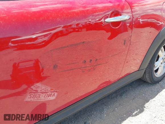 2011 MINI Hardtop with VIN WMWSU3C58BT182728, listed as a IAAI auction lot 42393337 with 142,386 mi miles and . Bid and sale history available at DreamBid. Image 6.