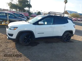 2019 Jeep Compass Latitude z VIN 3C4NJCBB1KT802680, wystawiony jako IAAI lot #41469207 z przebiegiem 70 471 mil mil oraz . Historia ofert i sprzedaży dostępna na DreamBid. Obrazek 14.
