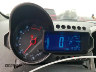 2013 Chevrolet Sonic LT with VIN 1G1JC5SB9D4193568, listed as a Copart auction lot 48080025 with 97,370 mi miles and Salvage Title. Bid and sale history available at DreamBid. Image 9.