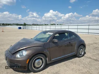 2012 Volkswagen Beetle 2.5L with VIN 3VWHX7AT2CM616099, listed as a Copart auction lot 56421455 with 225,279 mi miles and Salvage title. Bid and sale history available at DreamBid. Image 1.