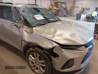 2019 Chevrolet Blazer z VIN 3GNKBHRS0KS667854, wystawiony jako IAAI lot #41964444 z przebiegiem 55 041 mil mil oraz . Historia ofert i sprzedaży dostępna na DreamBid. Obrazek 6.