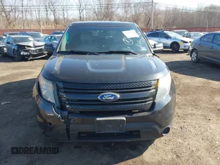 2013 Ford Police Interceptor Utility z VIN 1FM5K8AR7DGB84924, wystawiony jako IAAI lot #41639236 z przebiegiem 89 634 mil mil oraz . Historia ofert i sprzedaży dostępna na DreamBid. Obrazek 12.