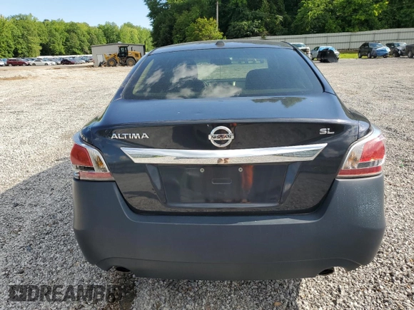 2015 Nissan Altima SL z VIN 1N4AL3AP6FC135649, wystawiony jako Copart lot #56123145 z przebiegiem 297 594 mil mil oraz Szkoda całkowita • Salvage title. Historia ofert i sprzedaży dostępna na DreamBid. Obrazek 6.