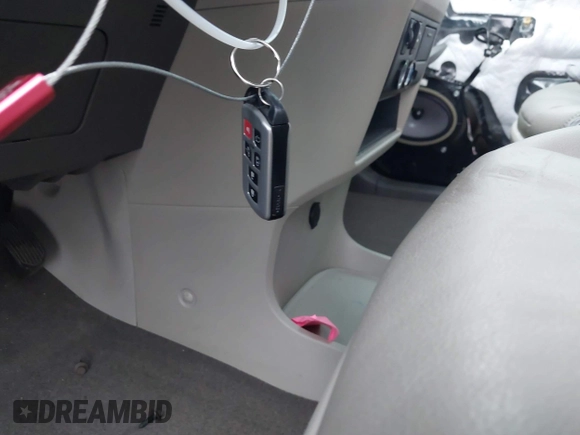 2019 Toyota Sienna XLE Auto Access Seat with VIN 5TDYZ3DC2KS977512, listed as a IAAI auction lot 42437255 with 41,877 mi miles and . Bid and sale history available at DreamBid. Image 11.