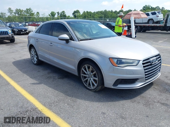 2015 Audi A3 Premium Plus z VIN WAUCCGFF6F1061507, wystawiony jako IAAI lot #42502310 z przebiegiem 131 670 mil mil oraz . Historia ofert i sprzedaży dostępna na DreamBid. Obrazek 1.