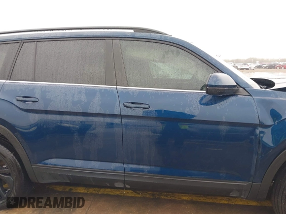 2023 Volkswagen Atlas SE с VIN 1V2WR2CA3PC507742, выставлен на аукционе IAAI как лот 41282782 с пробегом 26 052 миль миль и . История ставок и продаж доступна на DreamBid. Изображение 13.