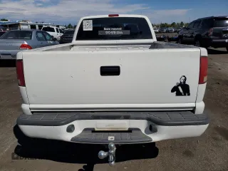 2001 Chevrolet S-10 LS with VIN 1GCCS19531K129710, listed as a Copart auction lot 69585404 with 163,904 mi miles and Salvage Title. Bid and sale history available at DreamBid. Image 6.