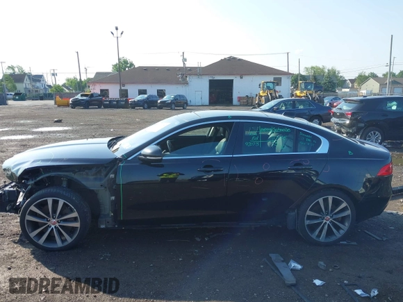 2017 Jaguar XE 35t Prestige z VIN SAJAK4BV6HA974264, wystawiony jako IAAI lot #42474124 z przebiegiem 92 037 mil mil oraz . Historia ofert i sprzedaży dostępna na DreamBid. Obrazek 15.