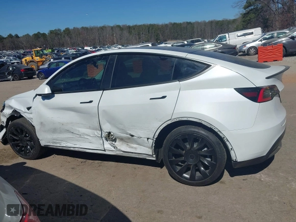 2021 Tesla Model Y Long Range with VIN 5YJYGDEE8MF125104, listed as a IAAI auction lot 41698065 with 25,177 mi miles and . Bid and sale history available at DreamBid. Image 13.