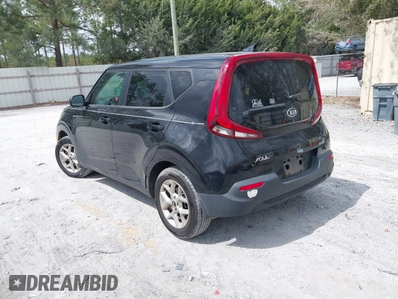 2020 Kia Soul LX with VIN KNDJ23AU2L7720185, listed as a IAAI auction lot 41796717 with 69,635 mi miles. Bid and sale history available at carsss.com. Image 3.