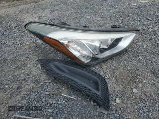 2016 Hyundai Santa Fe z VIN 5XYZTDLB5GG323838, wystawiony jako Copart lot #53261345 z przebiegiem 85 952 mil mil oraz Szkoda całkowita • Salvage title. Historia ofert i sprzedaży dostępna na DreamBid. Obrazek 13.