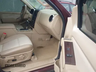 2006 Ford Explorer Limited с VIN 1FMEU75846UA00601, выставлен на аукционе IAAI как лот 42567337 с пробегом 187 780 миль миль и . История ставок и продаж доступна на DreamBid. Изображение 5.