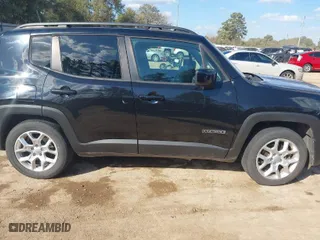2018 Jeep Renegade Latitude with VIN ZACCJABB8JPH49994, listed as a IAAI auction lot 40728670 with 99,111 mi miles. Bid and sale history available at carsss.com. Image 13.