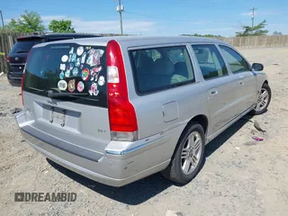 2006 Volvo V70 2.5L Turbo with VIN YV1SW592062557300, listed as a IAAI auction lot 42186688 with 206,502 mi miles and . Bid and sale history available at DreamBid. Image 4.