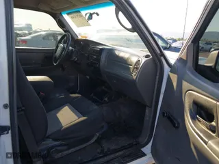 2008 Ford Ranger XL with VIN 1FTYR10D28PA89347, listed as a IAAI auction lot 40283246 with 260,426 mi miles. Bid and sale history available at carsss.com. Image 5.