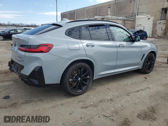 2024 BMW X4 M40i z VIN 5UX43DT05R9U81172, wystawiony jako Copart lot #50378605 z przebiegiem 12 198 mil mil oraz Szkoda całkowita • Salvage title. Historia ofert i sprzedaży dostępna na DreamBid. Obrazek 3.
