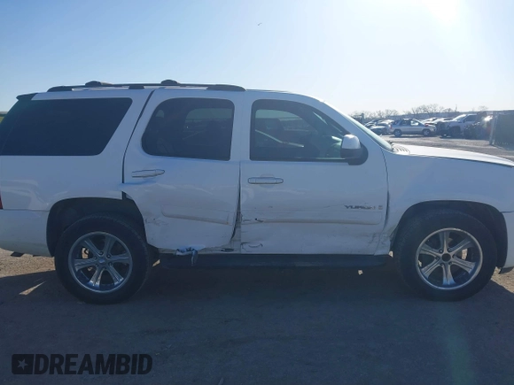 2007 GMC Yukon SLT with VIN 1GKFC13J77R131223, listed as a IAAI auction lot 41764977 with 1 mi miles. Bid and sale history available at carsss.com. Image 13.