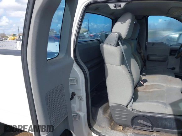 2008 Ford F-150 XL z VIN 1FTPF12V28KD27138, wystawiony jako IAAI lot #41106591 z przebiegiem 209 684 mil mil oraz . Historia ofert i sprzedaży dostępna na DreamBid. Obrazek 8.