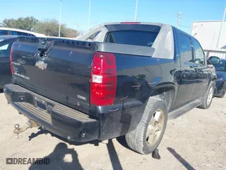 2009 Chevrolet Avalanche LT w/2LT with VIN 3GNEC22009G198925, listed as a IAAI auction lot 41730276 with 159,417 mi miles. Bid and sale history available at carsss.com. Image 4.