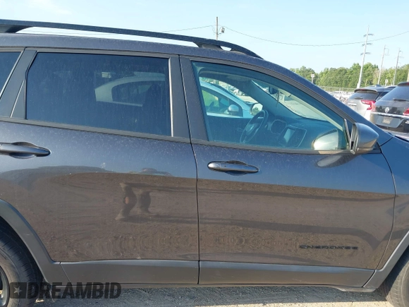 2017 Jeep Cherokee Limited with VIN 1C4PJLDB6HW593154, listed as a IAAI auction lot 42591432 with 99,935 mi miles and . Bid and sale history available at DreamBid. Image 13.