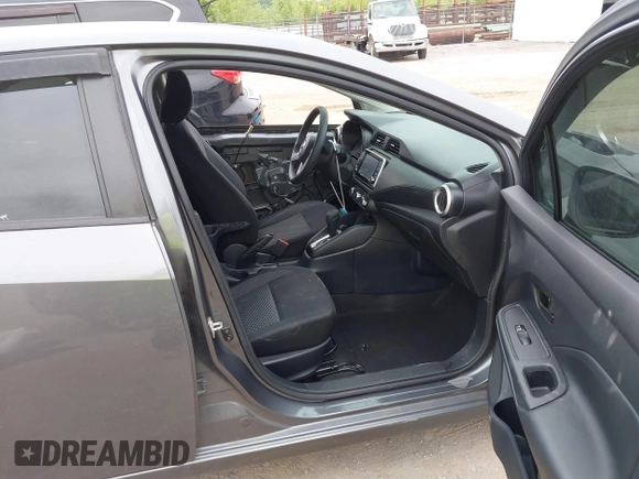 2020 Nissan Versa S z VIN 3N1CN8DV0LL883241, wystawiony jako IAAI lot #42186246 z przebiegiem 149 150 mil mil oraz . Historia ofert i sprzedaży dostępna na DreamBid. Obrazek 5.