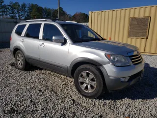 2009 Kia Borrego EX with VIN KNDJH741895011255, listed as a Copart auction lot 83866654 with 175,331 mi miles and Salvage Title. Bid and sale history available at carsss.com. Image 4.