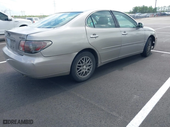 2004 Lexus ES 330 with VIN JTHBA30GX45053526, listed as a IAAI auction lot 41972096 with 264,207 mi miles. Bid and sale history available at carsss.com. Image 4.