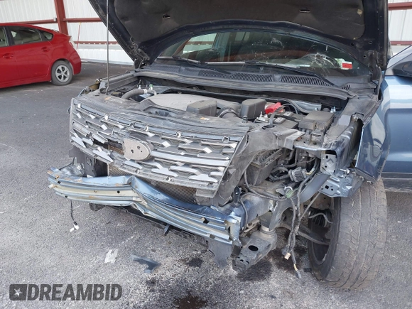 2018 Ford Explorer XLT z VIN 1FM5K8D81JGA62283, wystawiony jako IAAI lot #39962420 z przebiegiem 132 222 mil mil oraz . Historia ofert i sprzedaży dostępna na DreamBid. Obrazek 6.