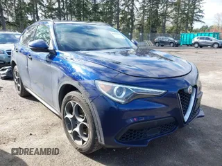 2018 Alfa Romeo Stelvio Sport z VIN ZASFAKPN2J7B77900, wystawiony jako IAAI lot #41920930 z przebiegiem 42 378 mil mil oraz . Historia ofert i sprzedaży dostępna na DreamBid. Obrazek 1.