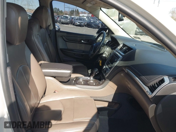 2013 GMC Acadia SLT with VIN 1GKKVRKD5DJ153329, listed as a IAAI auction lot 42039953 with 130,688 mi miles. Bid and sale history available at carsss.com. Image 5.