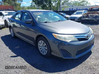 2012 Toyota Camry L z VIN 4T1BF1FK9CU129773, wystawiony jako IAAI lot #41894955 z przebiegiem 82 245 mil mil oraz . Historia ofert i sprzedaży dostępna na DreamBid. Obrazek 1.
