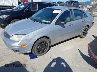 2006 Ford Focus S with VIN 1FAHP34N56W197930, listed as a IAAI auction lot 41842290 with 269,935 mi miles and . Bid and sale history available at carsss.com. Image 2.