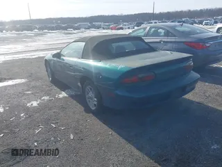 1995 Chevrolet Camaro Z28 z VIN 2G1FP32P5S2196335, wystawiony jako IAAI lot #41261378 z przebiegiem 126 260 mil mil oraz . Historia ofert i sprzedaży dostępna na DreamBid. Obrazek 3.