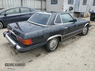 1985 Mercedes-Benz 380 z VIN WDBBA45C4FA019328, wystawiony jako Copart lot #59980015 z przebiegiem 122 282 mil mil oraz Czysty tytuł • Clean title. Historia ofert i sprzedaży dostępna na DreamBid. Obrazek 3.