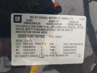 2007 Chevrolet Silverado 1500 LT w/1LT with VIN 2GCEC19J671591822, listed as a IAAI auction lot 41841804 with 325,059 mi miles. Bid and sale history available at carsss.com. Image 9.
