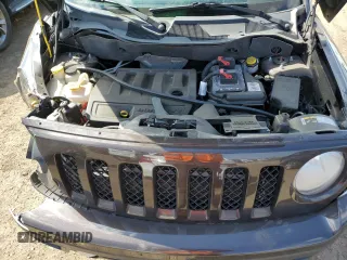 2014 Jeep Patriot Latitude z VIN 1C4NJRFB7ED709055, wystawiony jako Copart lot #52154995 z przebiegiem 136 332 mil mil oraz Szkoda całkowita • Salvage title. Historia ofert i sprzedaży dostępna na DreamBid. Obrazek 12.