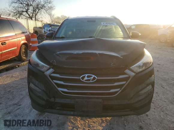 2016 Hyundai Tucson SE z VIN KM8J33A43GU093173, wystawiony jako Copart lot #41459245 z przebiegiem 120 991 mil mil oraz Szkoda całkowita • Salvage title. Historia ofert i sprzedaży dostępna na DreamBid. Obrazek 5.