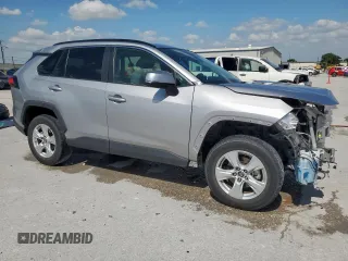 2019 Toyota RAV4 XLE with VIN 2T3W1RFV2KC015887, listed as a Copart auction lot 61869255 with 69,227 mi miles and Clean title. Bid and sale history available at DreamBid. Image 4.