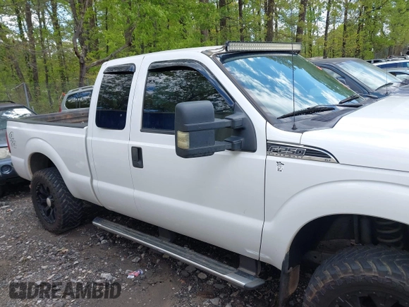 2012 Ford F-250 XL z VIN 1FT7X2B68CEC83648, wystawiony jako IAAI lot #42006789 z przebiegiem 322 286 mil mil oraz . Historia ofert i sprzedaży dostępna na DreamBid. Obrazek 12.