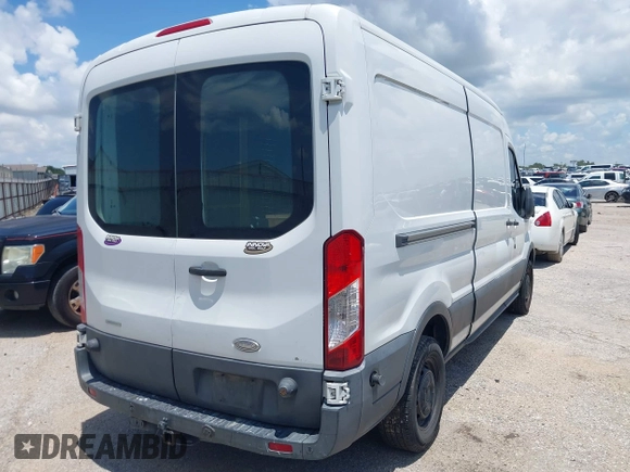 2015 Ford Transit Cargo с VIN 1FTYR2CG0FKA15544, выставлен на аукционе IAAI как лот 42522021 с пробегом 310 509 миль миль и . История ставок и продаж доступна на DreamBid. Изображение 4.