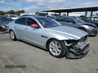 2017 Jaguar XF 35t Premium with VIN SAJBD4BV7HCY39149, listed as a Copart auction lot 70817424 with 89,567 mi miles and Salvage Title. Bid and sale history available at carsss.com. Image 4.