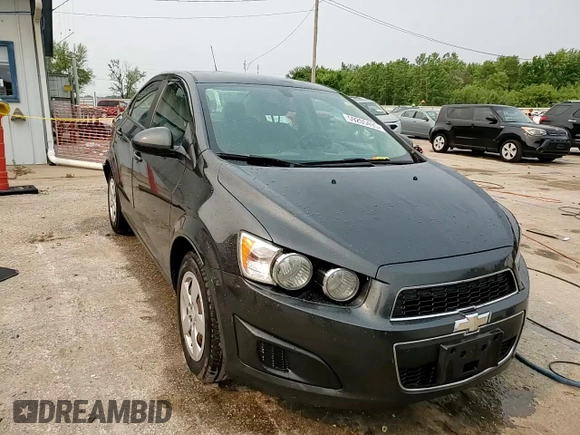 2016 Chevrolet Sonic LS z VIN 1G1JA5SH1G4103182, wystawiony jako Copart lot #59205495 z przebiegiem 107 537 mil mil oraz Szkoda całkowita • Salvage title. Historia ofert i sprzedaży dostępna na DreamBid. Obrazek 13.